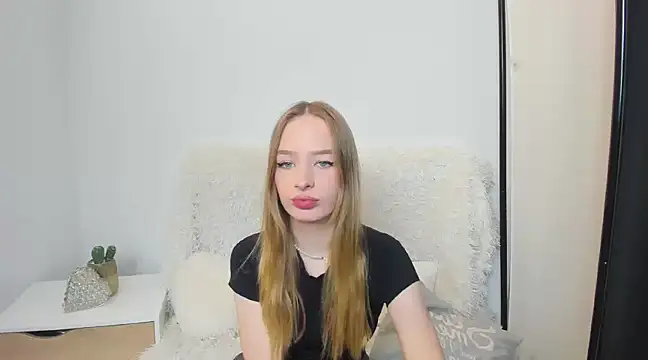 Snapshot of LilaGold chatting on January 2025 03:51:01 PM LilaGold online show from January 2025 03:51:01 PM