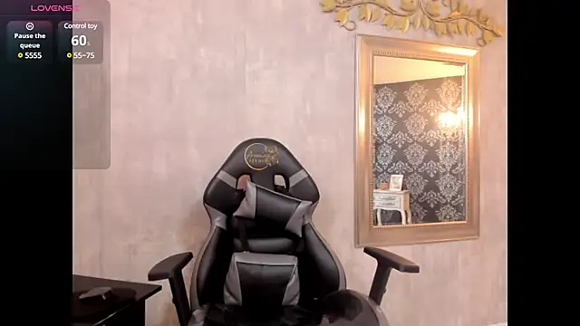 Selenecollins online show from February 2025 12:06:02 PM