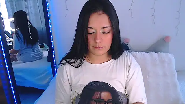 Snapshot of Samanta_james19 chatting on April 2026 05:54:02 PM Samanta james19 online show from April 2026 05:54:02 PM
