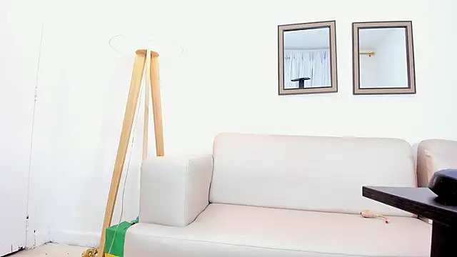 naomiii   online show from January 2025 12:55:01 AM