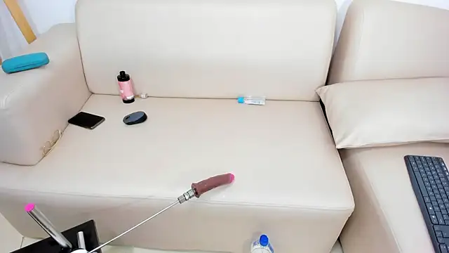 naomiii   online show from February 2025 02:05:02 AM