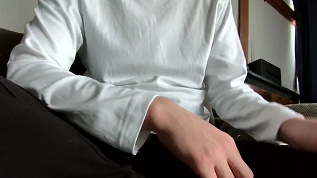 Snapshot of tuki_fu chatting on December 2024 07:06:02 AM tuki fu online show from December 2024 07:06:02 AM