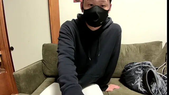 Snapshot of tuki_fu chatting on January 2025 12:15:02 PM tuki fu online show from January 2025 12:15:02 PM