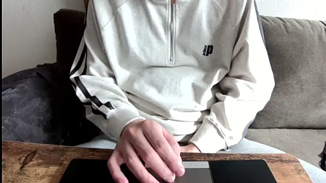 Snapshot of tuki_fu chatting on January 2025 04:02:01 AM tuki fu online show from January 2025 04:02:01 AM