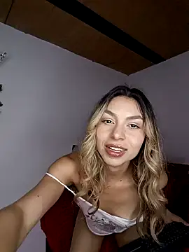 Snapshot of Karolgood3 chatting on December 2024 11:47:01 PM Karolgood3 online show from December 2024 11:47:01 PM