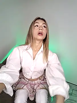 Snapshot of Karolgood3 chatting on November 2025 08:29:01 PM Karolgood3 online show from November 2025 08:29:01 PM