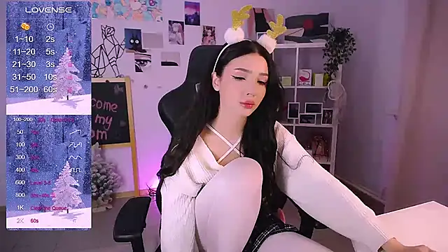 Snapshot of EmmaKeam chatting on December 2024 04:39:02 AM EmmaKeam online show from December 2024 04:39:02 AM