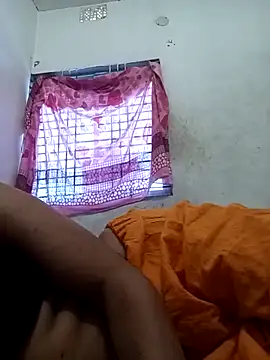 Snapshot of HenaAra chatting on February 2026 09:06:02 AM HenaAra online show from February 2026 09:06:02 AM