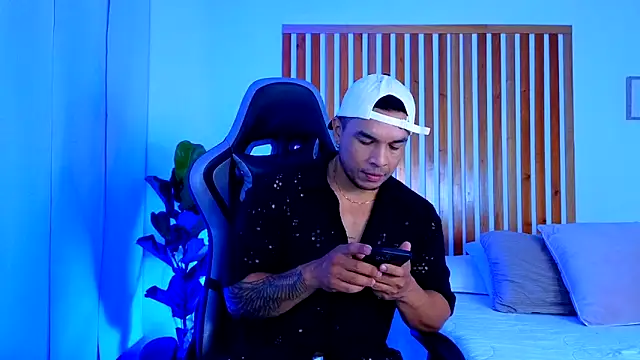 Snapshot of estebandelouis chatting on May 2026 12:49:01 AM estebandelouis online show from May 2026 12:49:01 AM