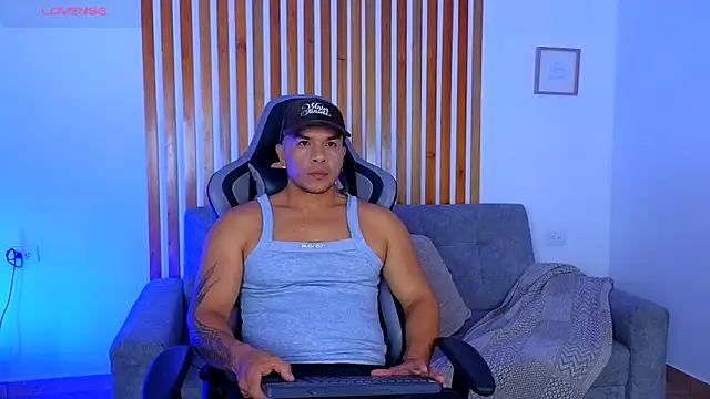 Snapshot of estebandelouis chatting on May 2026 11:05:02 AM estebandelouis online show from May 2026 11:05:02 AM