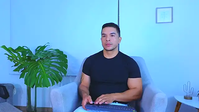 Snapshot of estebandelouis chatting on June 2026 11:31:01 AM estebandelouis online show from June 2026 11:31:01 AM