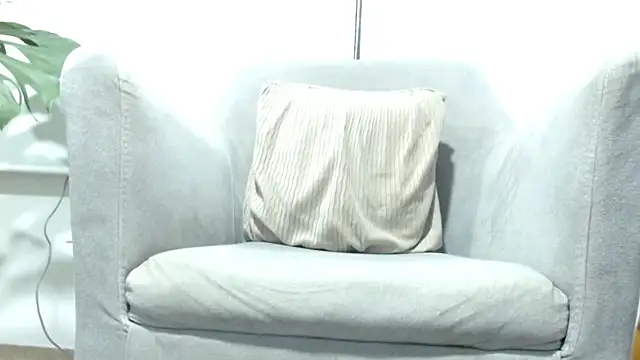 Snapshot of estebandelouis chatting on June 2026 11:57:01 PM estebandelouis online show from June 2026 11:57:01 PM