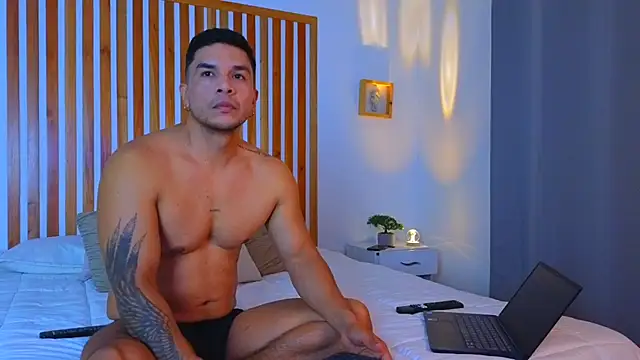 Snapshot of estebandelouis chatting on July 2026 03:20:02 AM estebandelouis online show from July 2026 03:20:02 AM