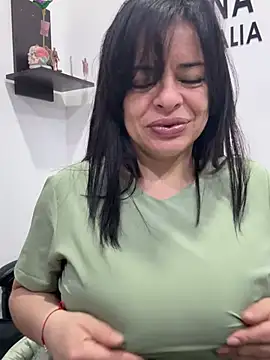NATHALIA-28  online show from May 2026 11:51:02 AM