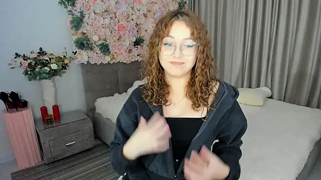 Snapshot of SereneFlame chatting on October 2025 04:17:01 PM SereneFlame online show from October 2025 04:17:01 PM