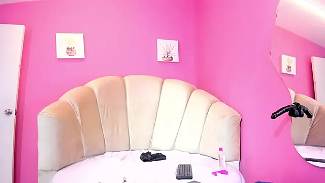 aishasounders online show from December 2024 07:36:01 PM