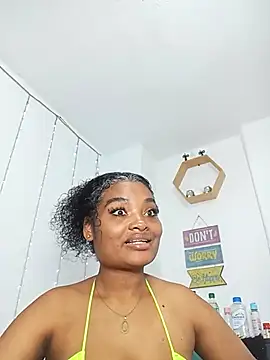 Snapshot of gianna_smith chatting on April 2026 04:10:02 AM gianna smith online show from April 2026 04:10:02 AM