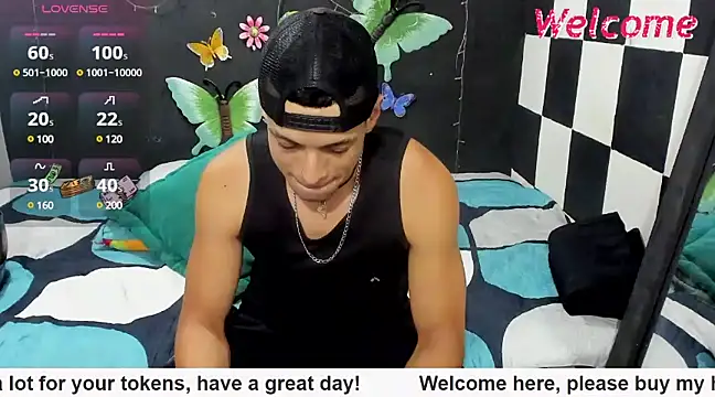 Snapshot of MikeRose94 chatting on March 2025 07:01:02 PM MikeRose94 online show from March 2025 07:01:02 PM