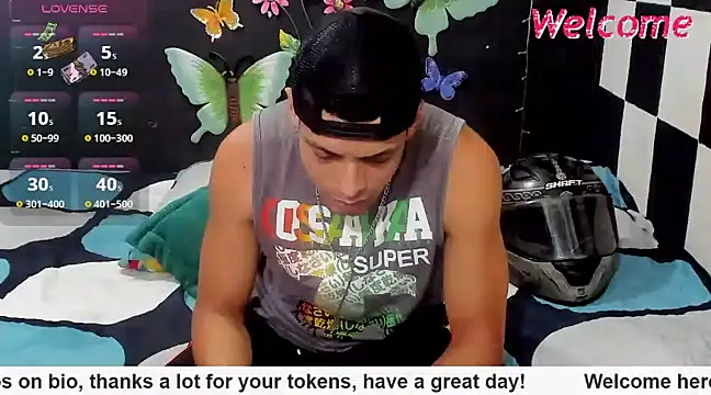 Snapshot of MikeRose94 chatting on March 2025 07:20:02 PM MikeRose94 online show from March 2025 07:20:02 PM