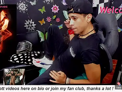 Snapshot of MikeRose94 chatting on October 2025 07:46:02 PM MikeRose94 online show from October 2025 07:46:02 PM