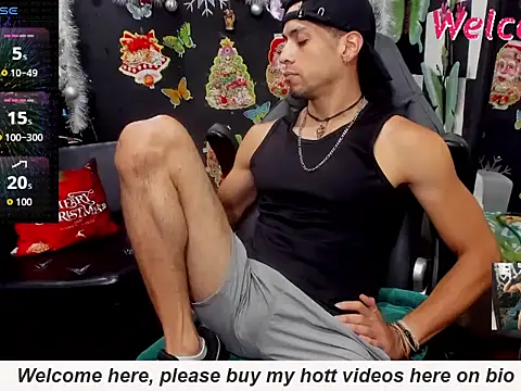 Snapshot of MikeRose94 chatting on January 2026 06:57:02 PM MikeRose94 online show from January 2026 06:57:02 PM