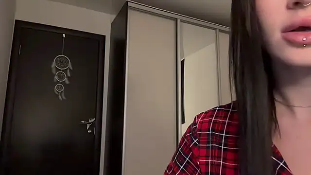 ur molly online show from October 2025 01:33:02 PM