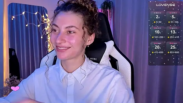 lady curls online show from March 2025 10:26:01 PM