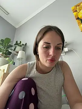 Snapshot of AmiLavs chatting on May 2026 10:44:01 AM AmiLavs online show from May 2026 10:44:01 AM