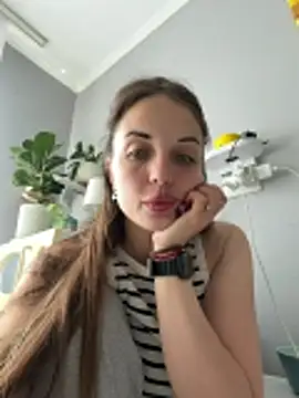 Snapshot of AmiLavs chatting on May 2026 08:32:02 AM AmiLavs online show from May 2026 08:32:02 AM
