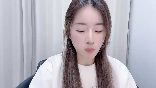 chloe-01 online show from January 2025 12:21:01 PM