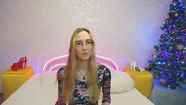 KlaryBrait online show from December 2024 03:00:02 PM