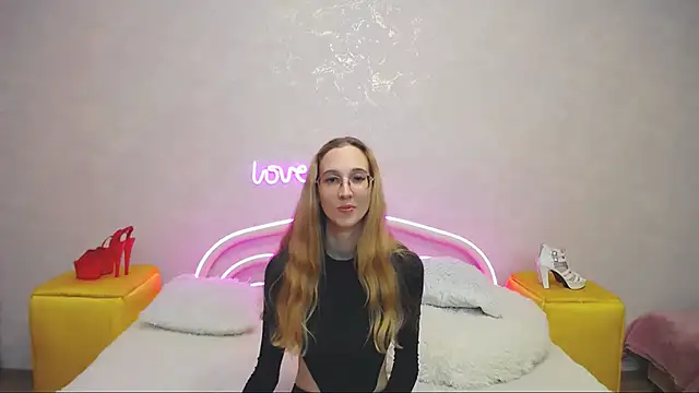 KlaryBrait online show from January 2025 02:35:01 PM