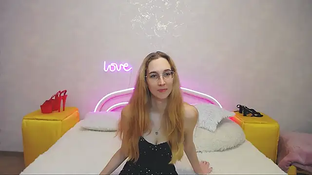 KlaryBrait online show from February 2025 08:49:02 AM