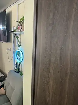 Snapshot of MOMALANA chatting on January 2026 09:09:01 PM MOMALANA online show from January 2026 09:09:01 PM