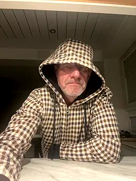 Snapshot of malematureisbest chatting on December 2025 11:01:02 PM malematureisbest online show from December 2025 11:01:02 PM