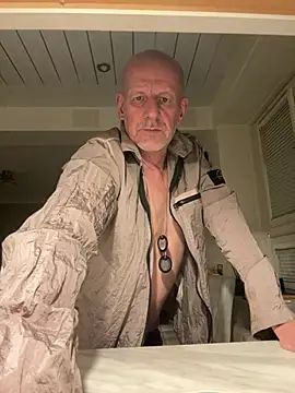 Snapshot of malematureisbest chatting on January 2026 07:59:01 PM malematureisbest online show from January 2026 07:59:01 PM