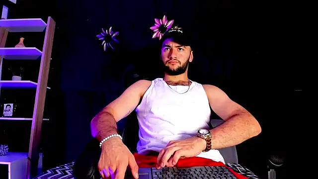 MaximusDick1  online show from December 2025 04:28:02 AM