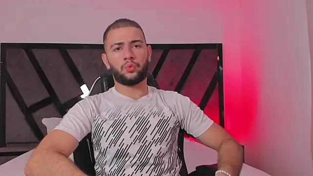 MaximusDick1  online show from February 2026 12:30:01 PM