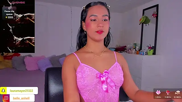 Snapshot of Laura-mayer chatting on March 2025 03:37:01 AM Laura-mayer online show from March 2025 03:37:01 AM