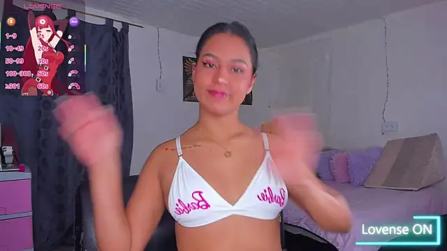 Snapshot of Laura-mayer chatting on October 2025 02:50:02 AM Laura-mayer online show from October 2025 02:50:02 AM