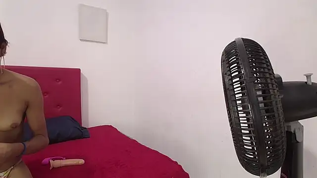 issa kitty online show from January 2025 07:50:01 PM