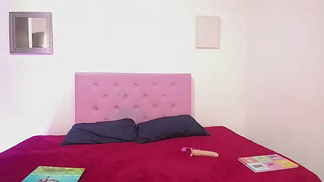 issa kitty online show from January 2025 02:56:02 PM