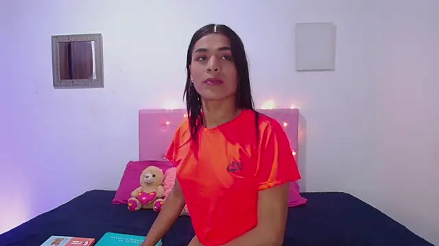 issa kitty online show from February 2025 02:41:01 PM