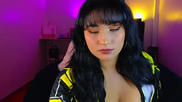 Pauilina online show from July 2026 07:54:02 PM