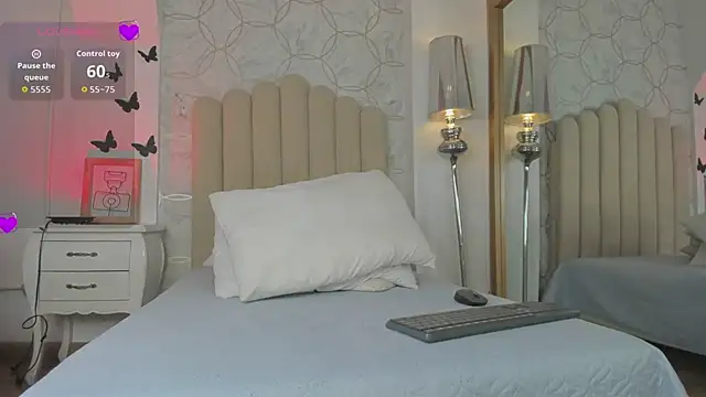 Foxy200   online show from March 2026 08:14:01 PM