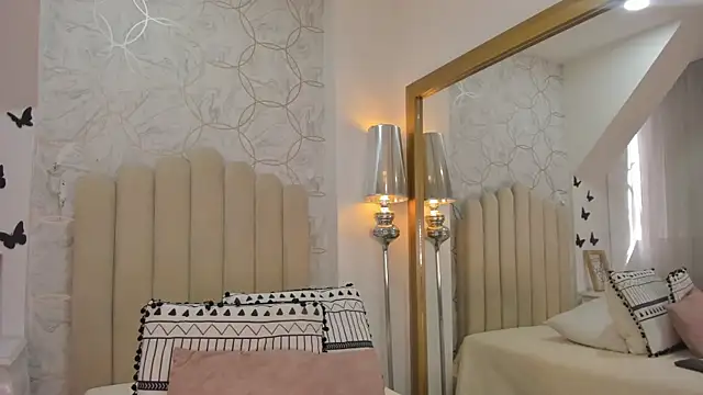 Foxy200   online show from July 2026 07:54:01 PM
