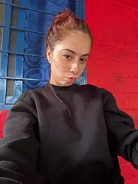 HannaSmiith online show from January 2025 12:18:01 PM