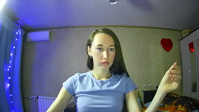 Snapshot of --Model--2 chatting on December 2024 11:51:01 PM --Model--2 online show from December 2024 11:51:01 PM