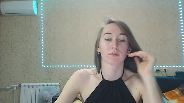 Snapshot of --Model--2 chatting on January 2025 04:33:01 PM --Model--2 online show from January 2025 04:33:01 PM