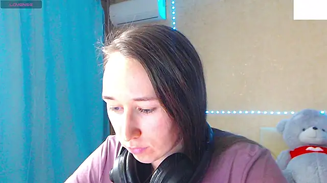 Snapshot of --Model--2 chatting on February 2025 11:22:02 PM --Model--2 online show from February 2025 11:22:02 PM